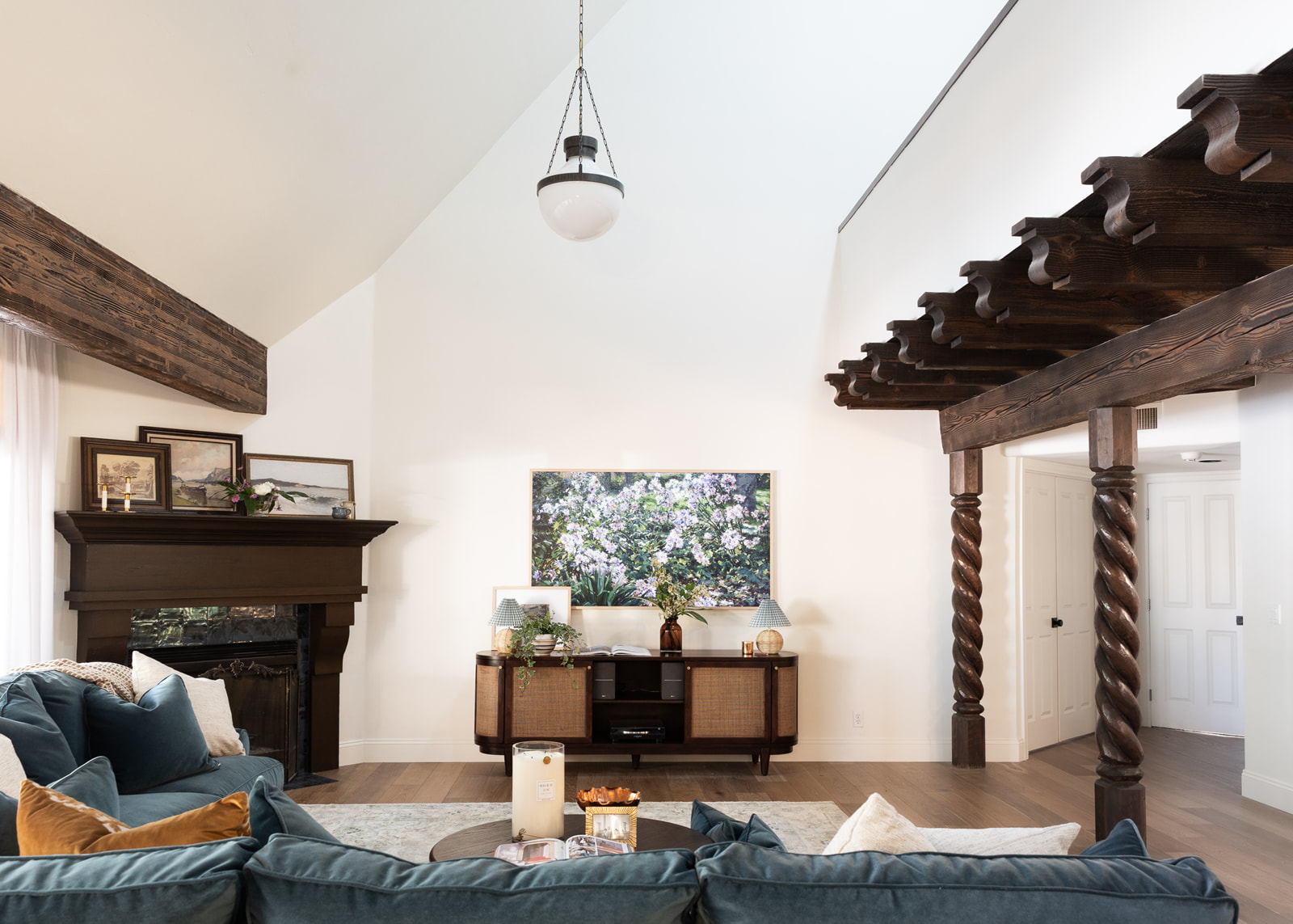 Living room design in Gilbert, Arizona by Roberts Studio Design